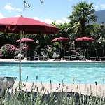 齐柯蒂斯花园公寓酒店 3*