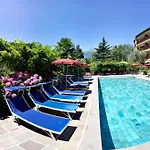 齐柯蒂斯花园公寓酒店