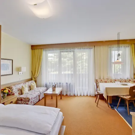 Gartenresidence Zea Curtis 3* Merano