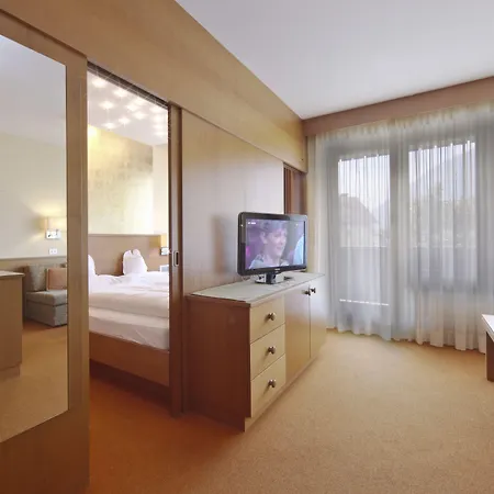 Hotel apartamentowy Gartenresidence Zea Curtis Meran