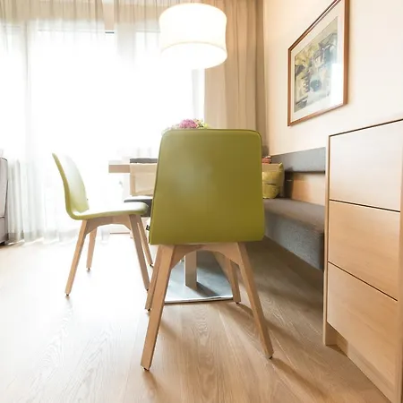 Gartenresidence Zea Curtis Апарт-готель Мерано